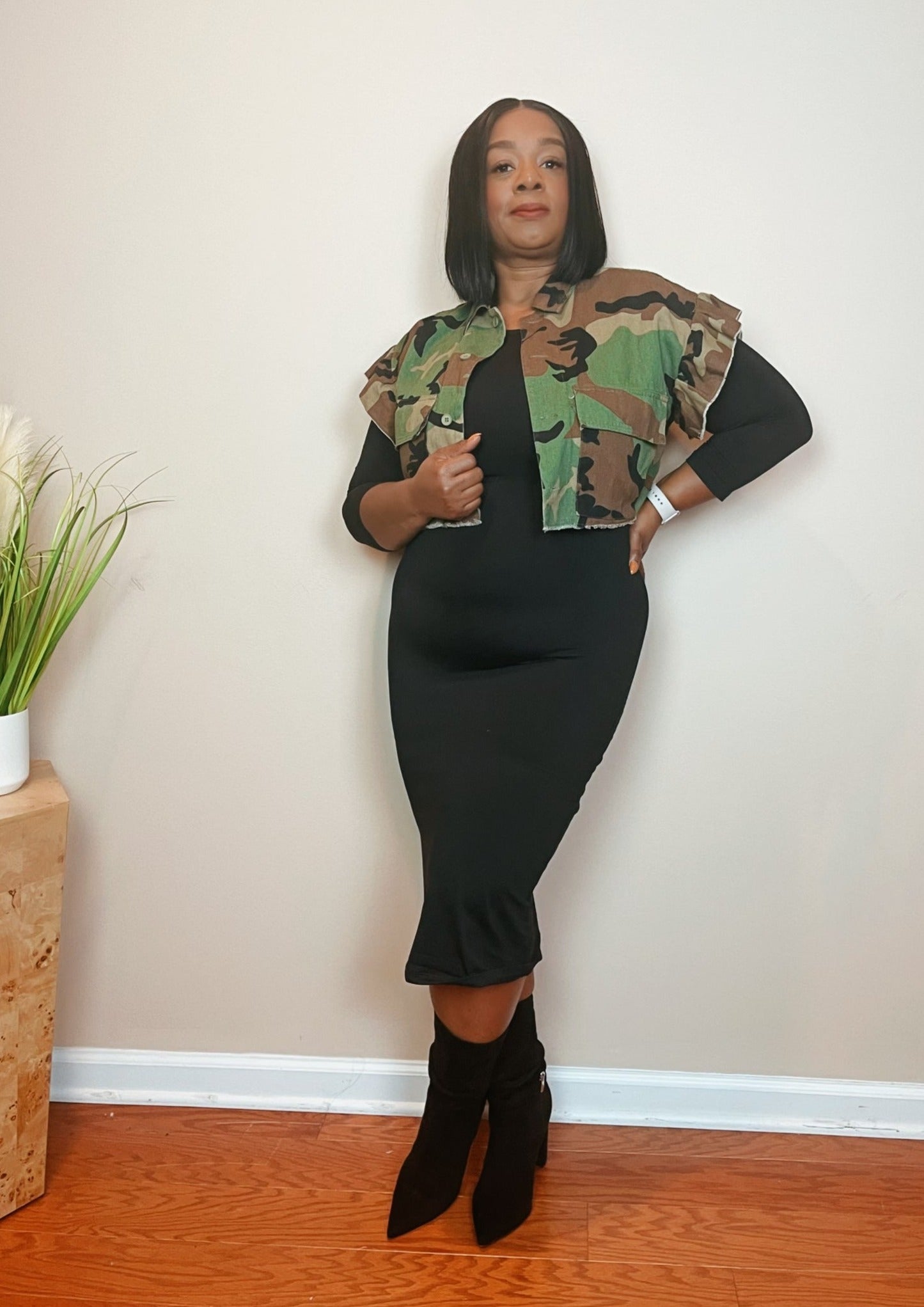CAMO RUFFLE CROP TOP