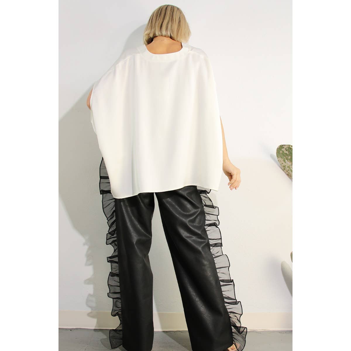 ORGANZA RUFFLE SIDE PANTS