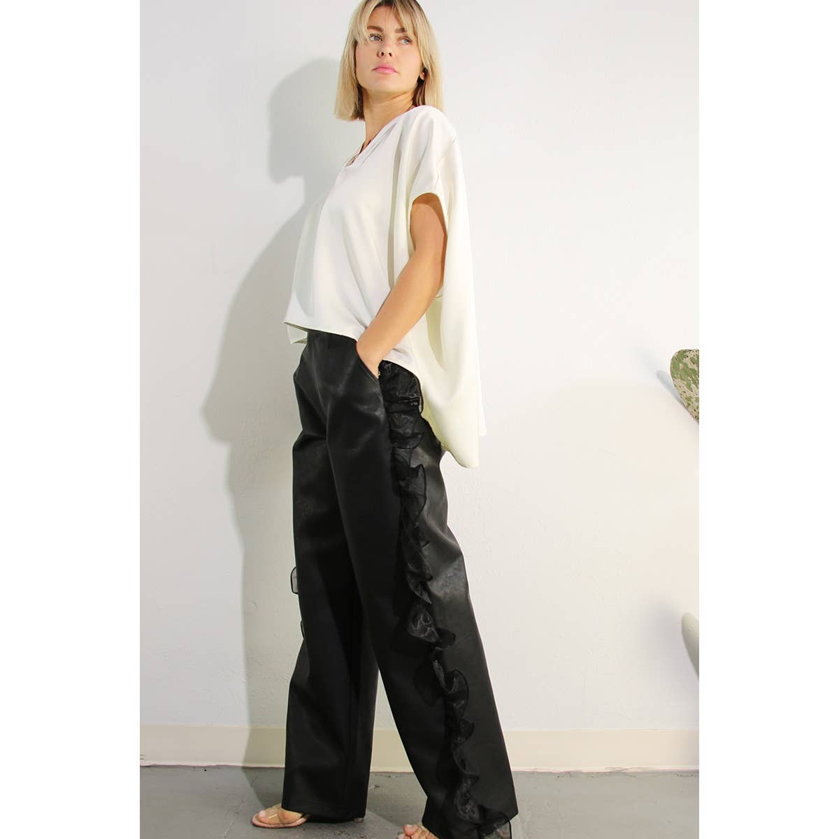 ORGANZA RUFFLE SIDE PANTS