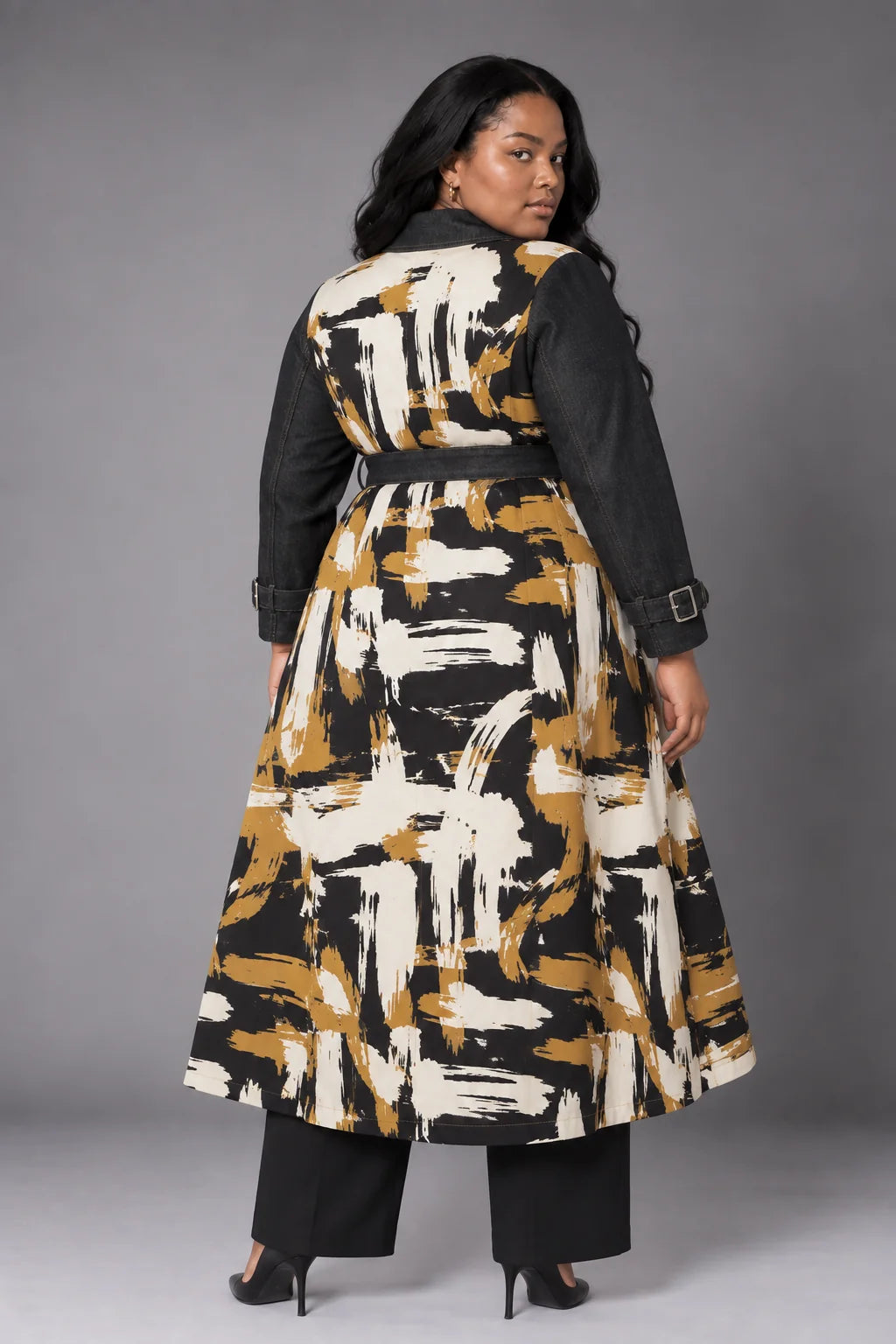 ABSTRACT ALLURE COAT